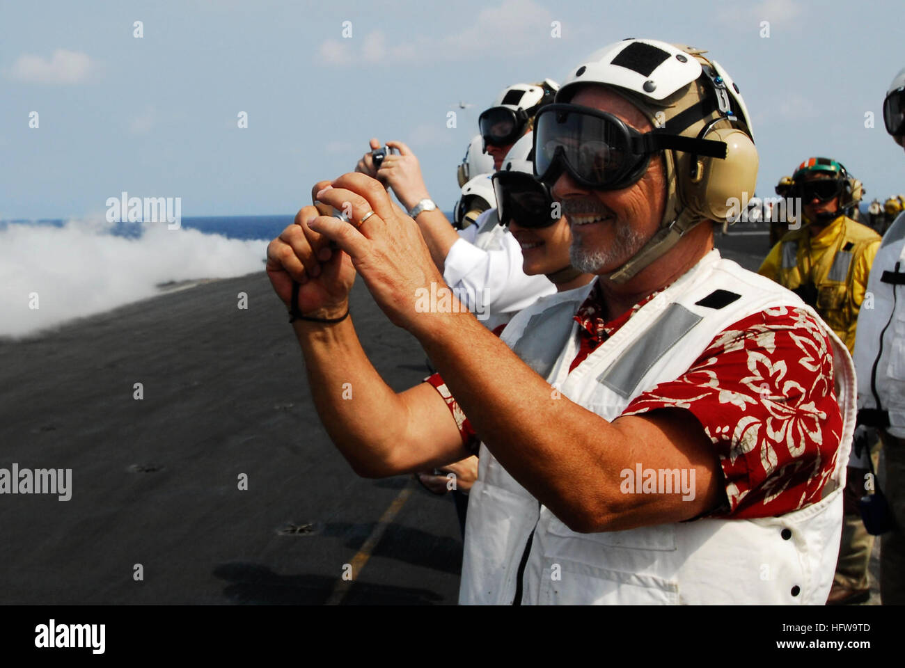 080627N1038M062 PACIFIC OCEAN (June 27, 2008) Hawaiian artist Kim