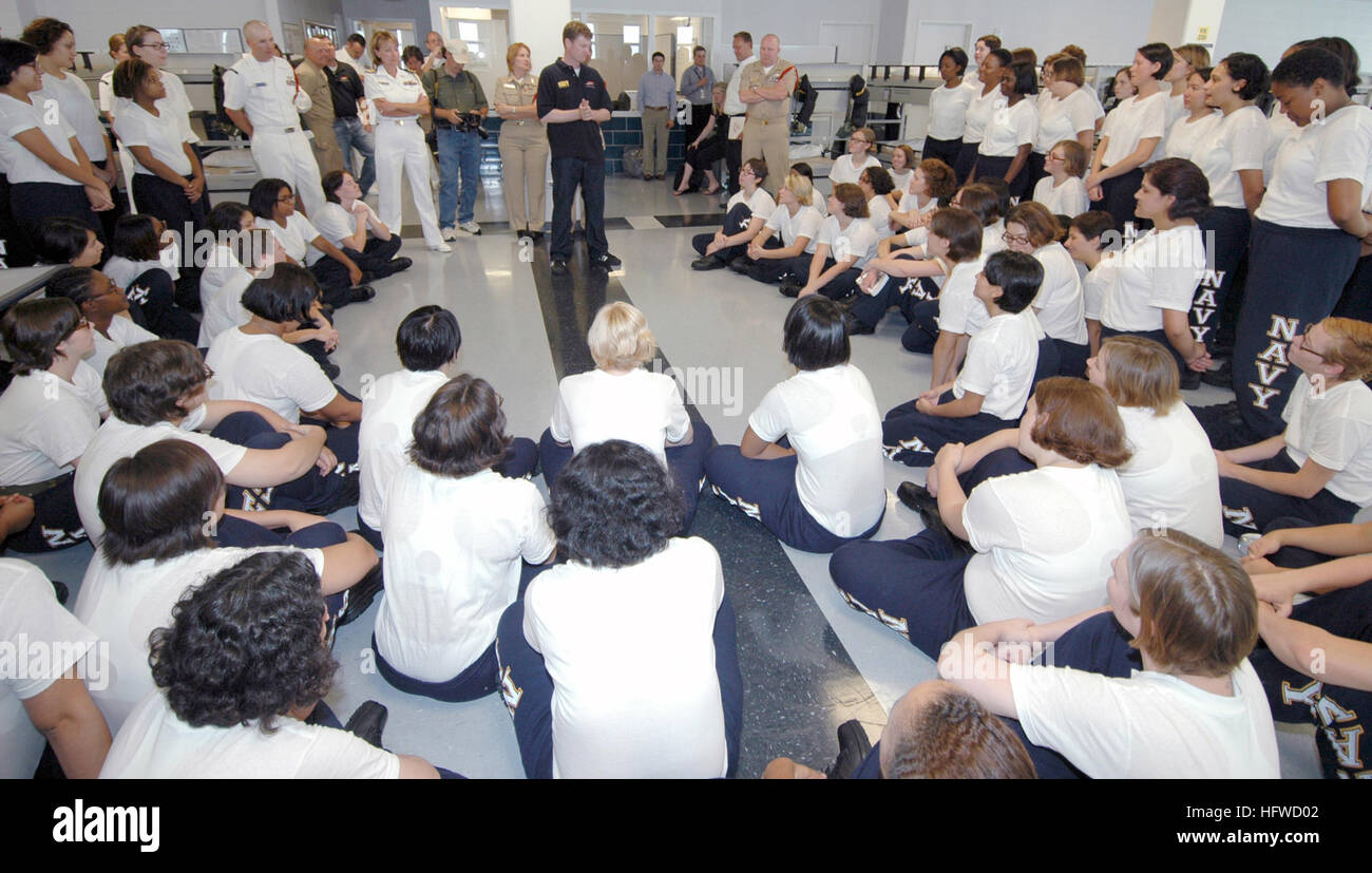 Recruit training command great lakes hi-res stock photography and ...