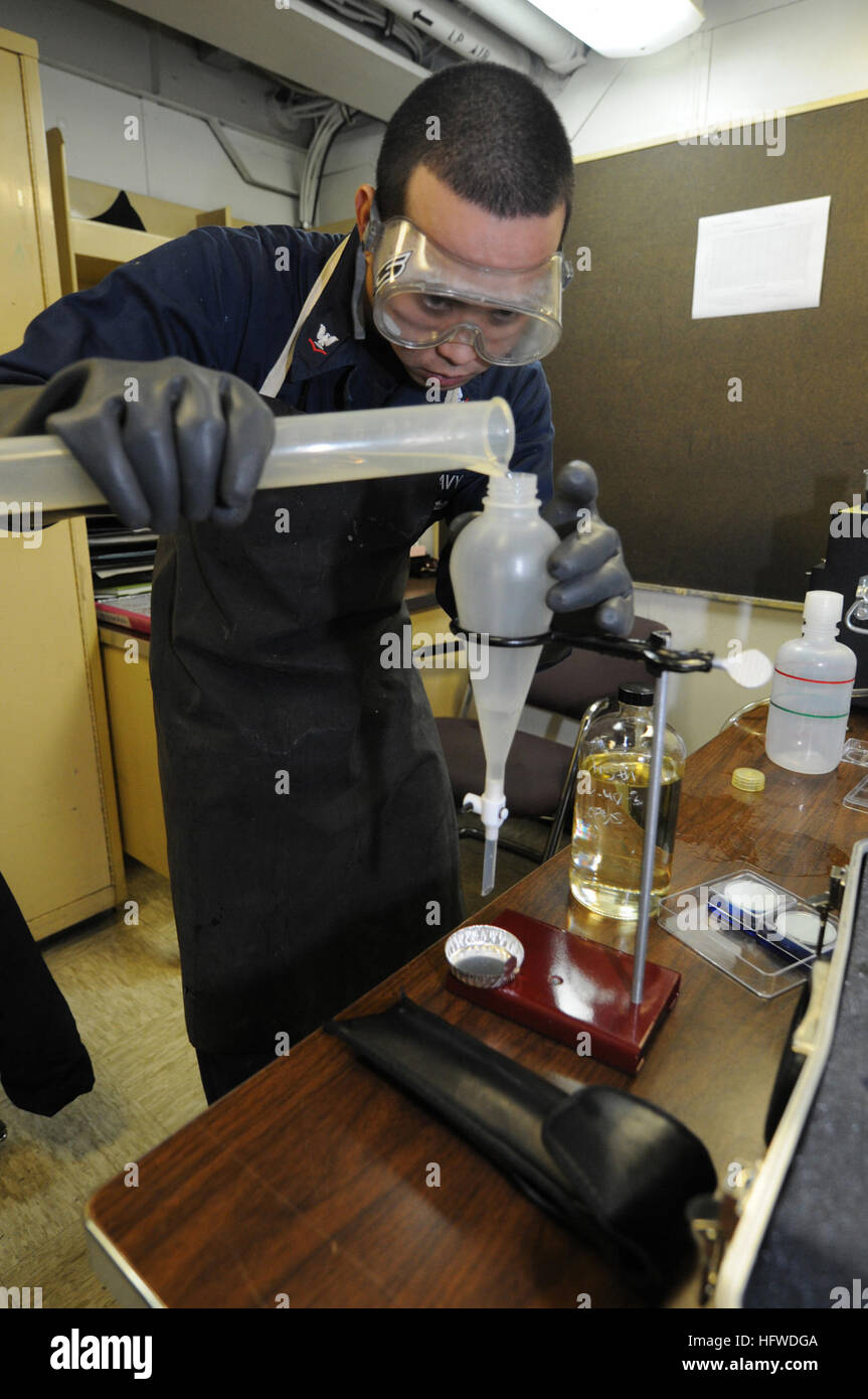 Jp5 fuel hires stock photography and images Alamy