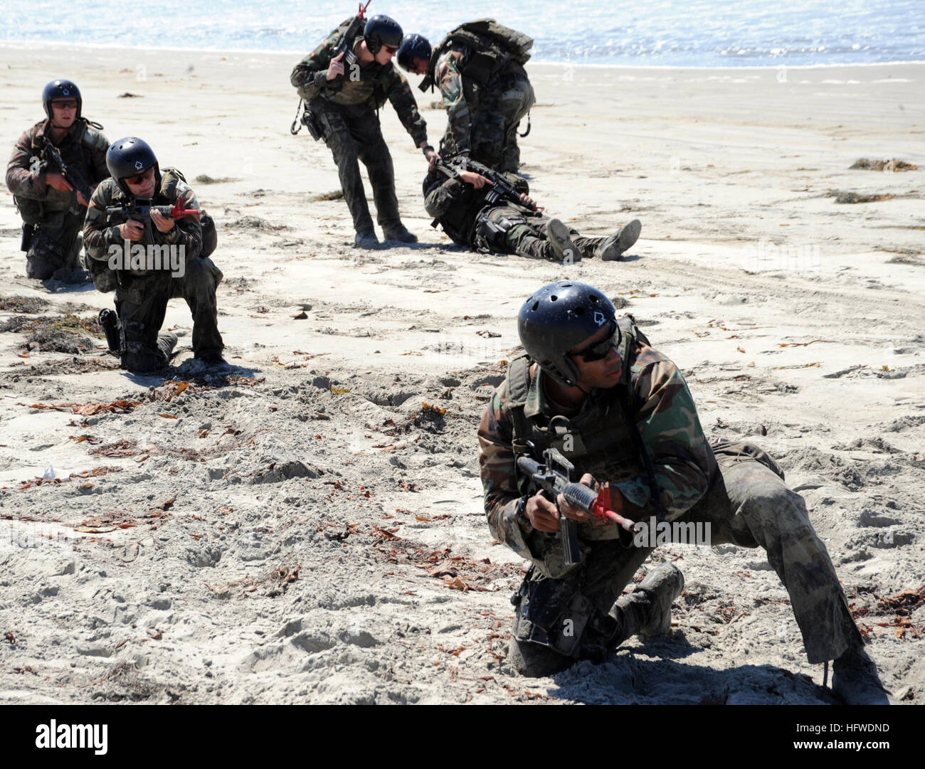 Navy seals qualification training hires stock photography and images