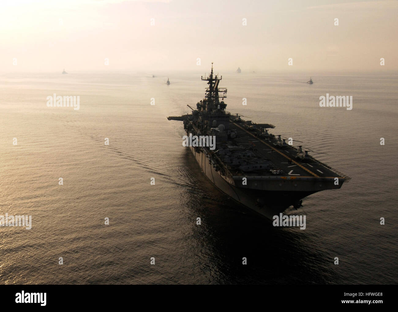 Group of ships in persian gulf hi-res stock photography and images - Alamy