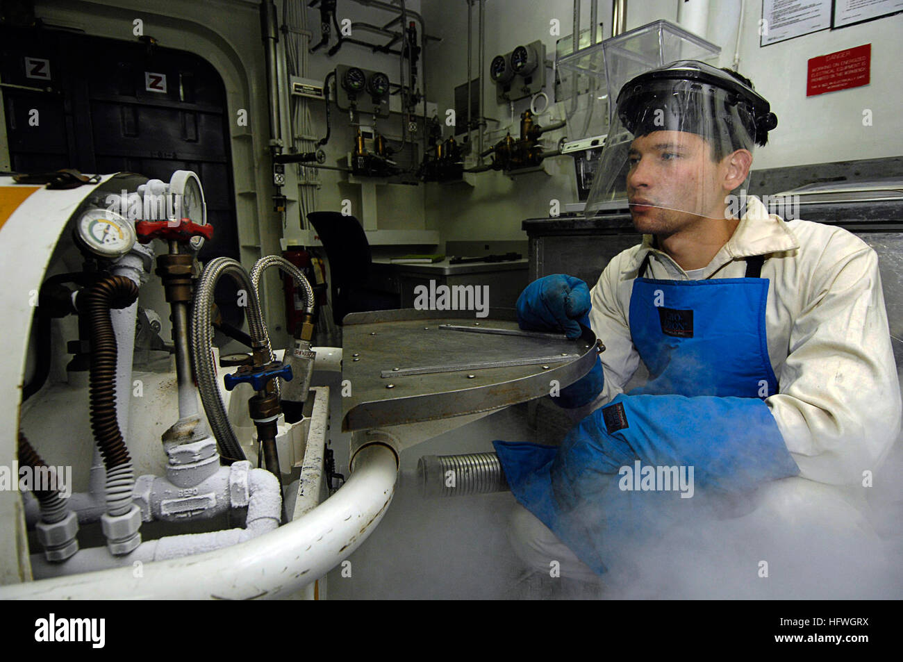 Liquid oxygen plant hi-res stock photography and images - Alamy