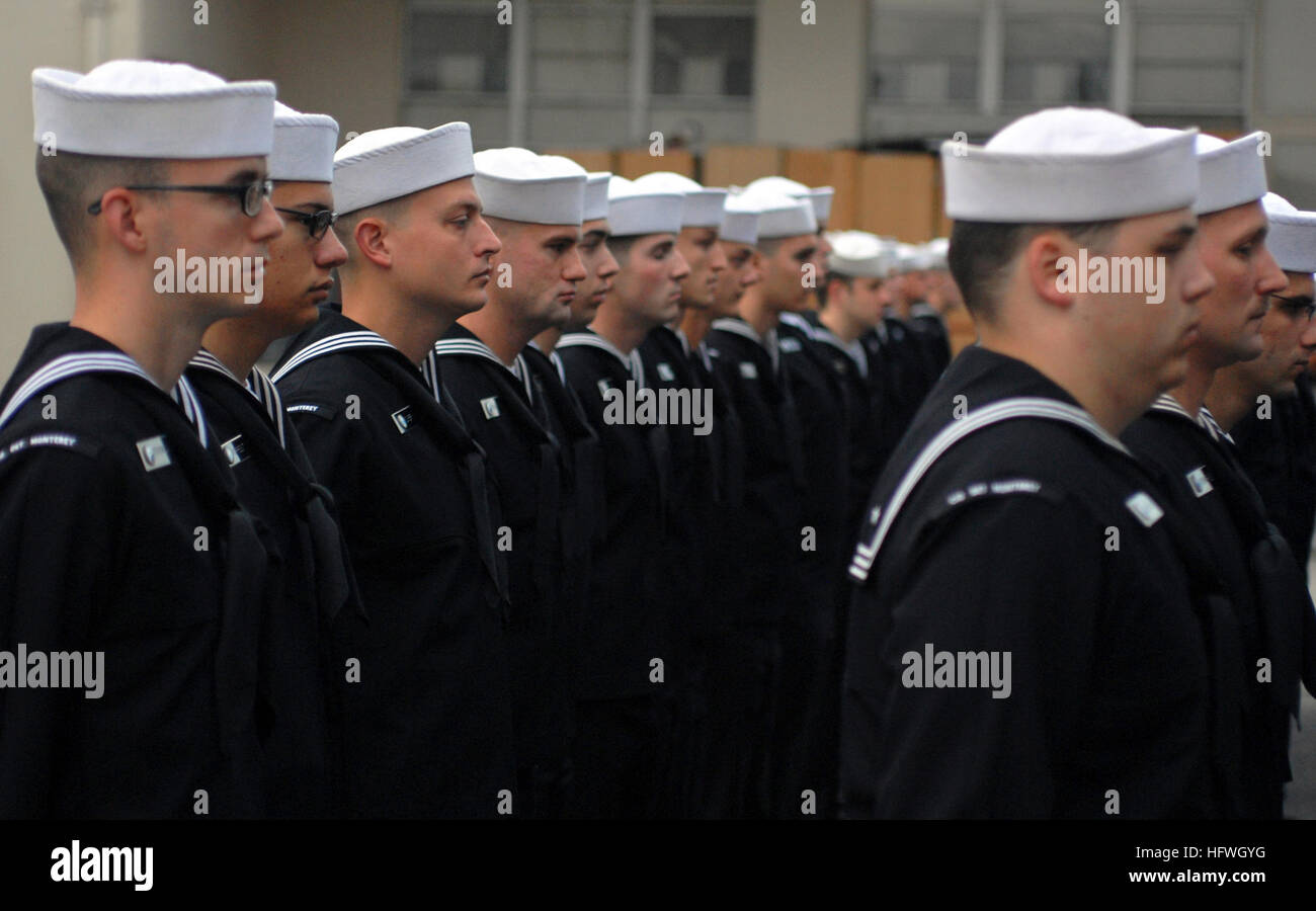 Navy blue shift dress hires stock photography and images Alamy