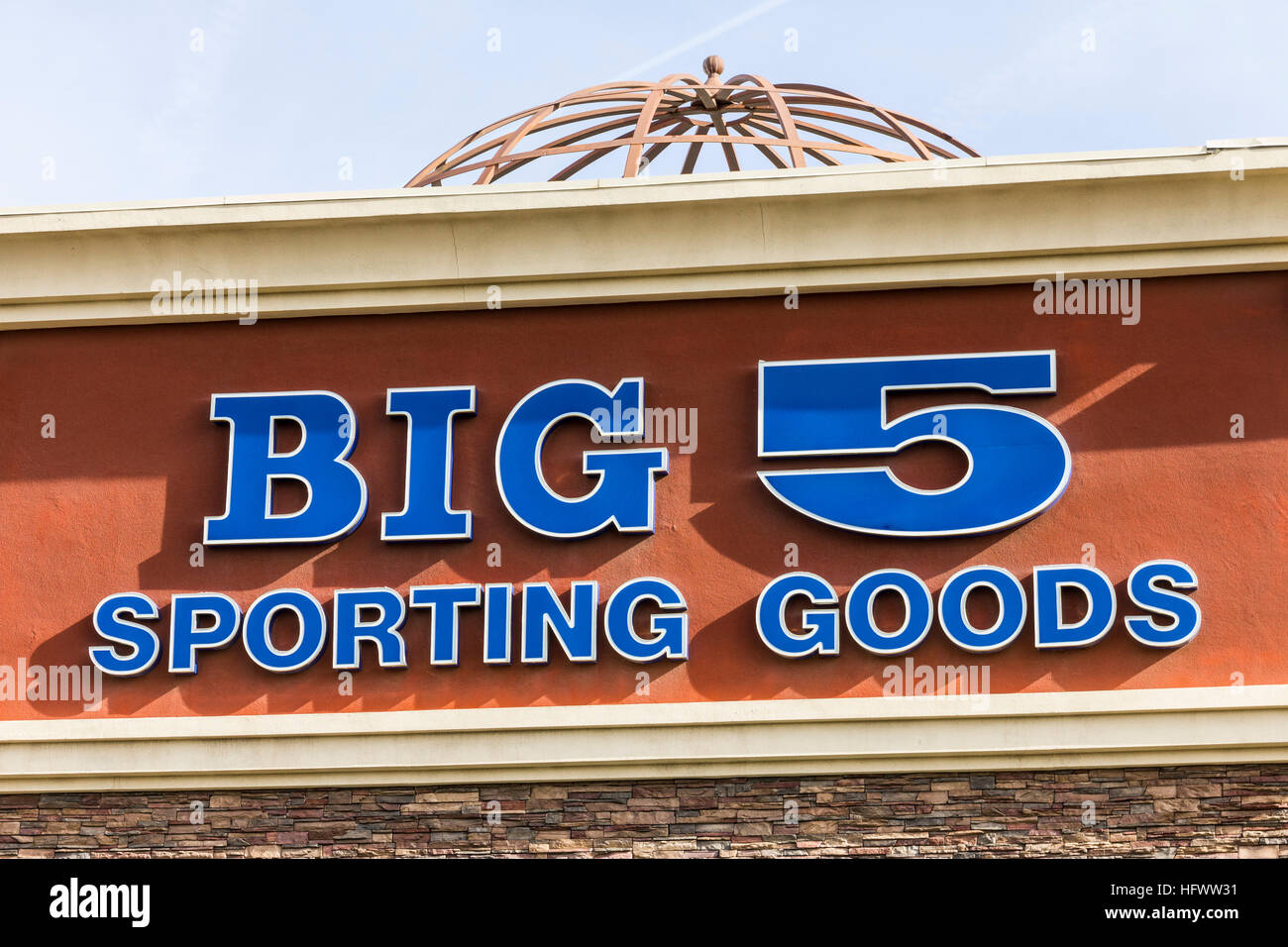 Las Vegas - Circa December 2016: Big 5 Sporting Goods Strip Mall Location. Big 5 Sporting Goods is a sporting goods retailer II Stock Photo