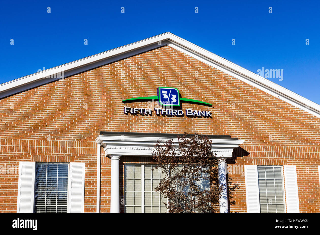 Fifth third bank building hi res stock photography and images Alamy Fifth third bank building hi res stock photography and images Alamy