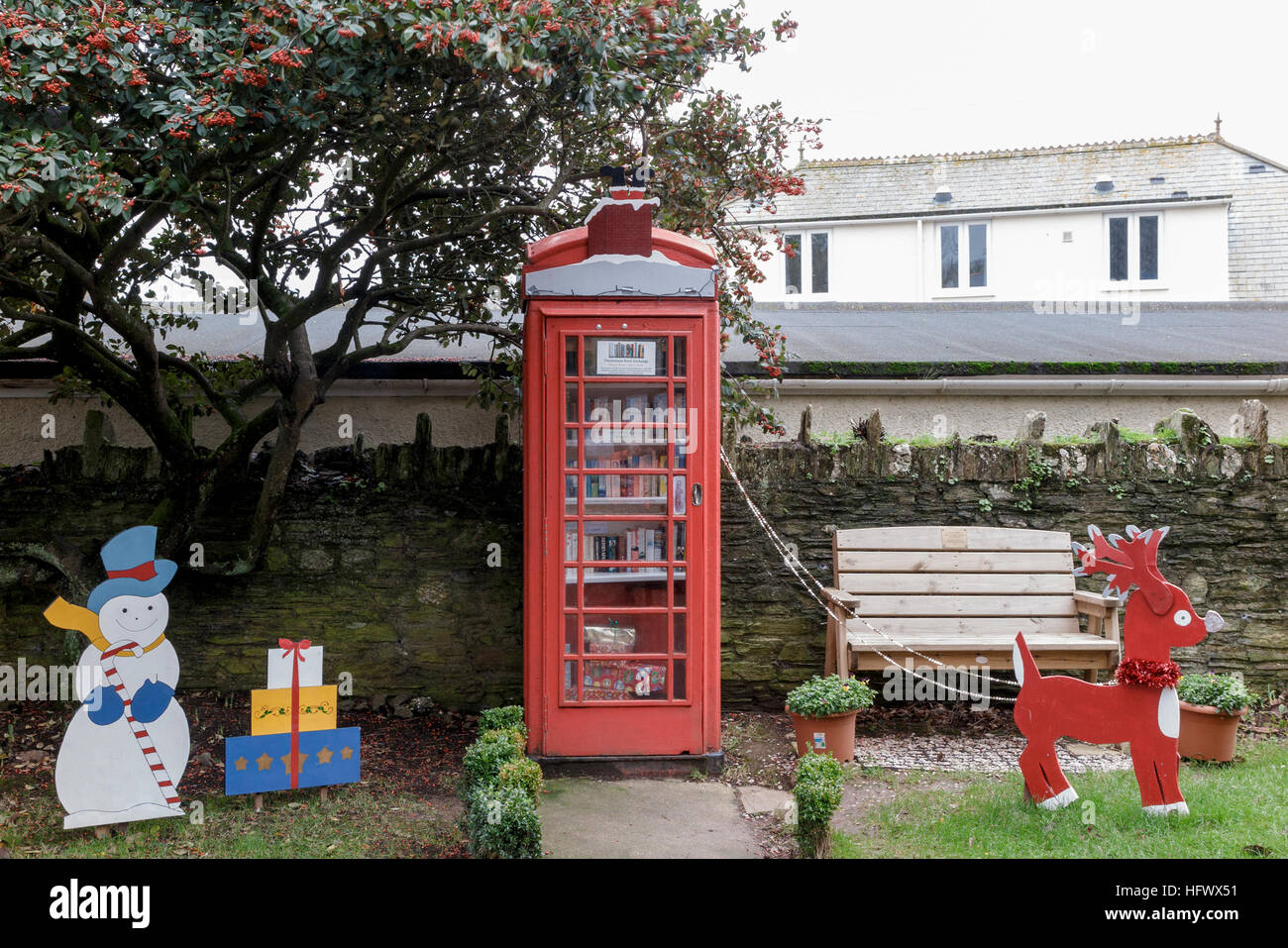 Telephone box decorated for Christmas, South Devon Stock Photo
