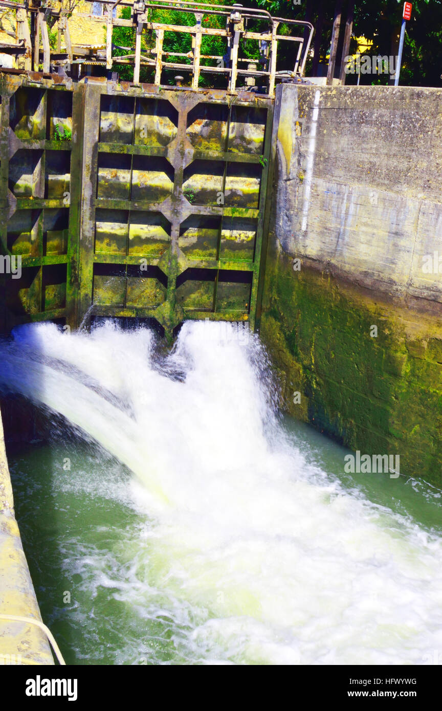 Lock filling with water in Trebes, France Stock Photo - Alamy