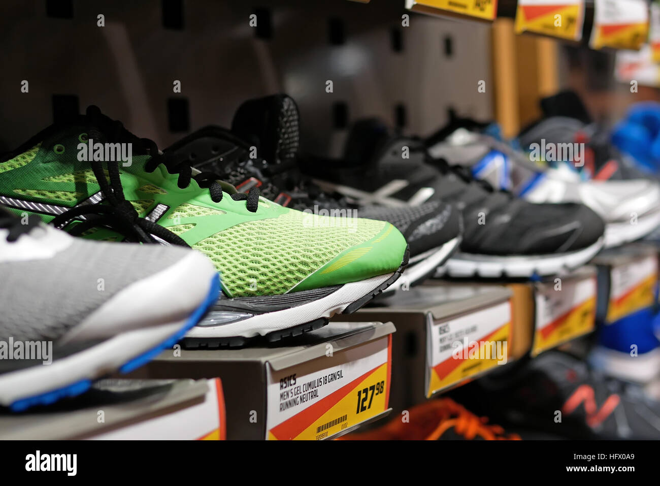 Sport shoes sale hi-res stock photography and images - Alamy