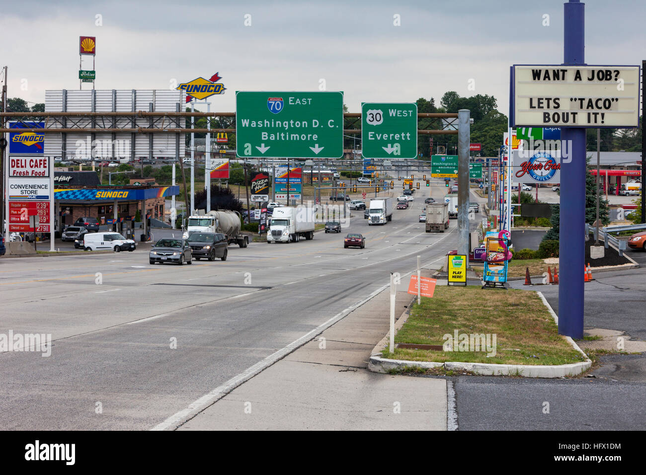 Breezewood, Pennsylvania. Traffic Heading to the Pennsylvania Turnpike Stock Photo Alamy