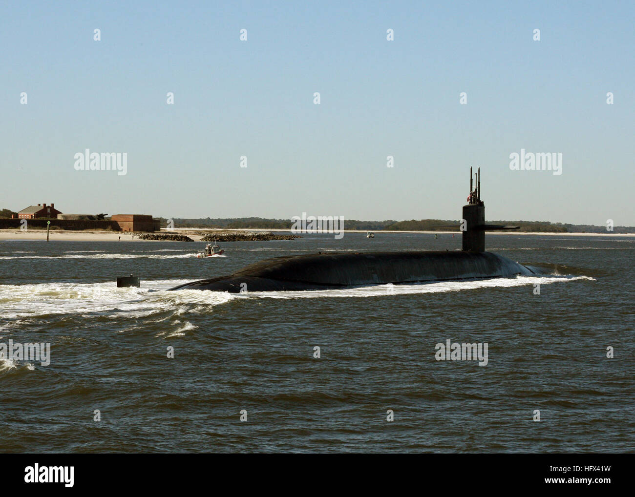 090109-N-1841C-020 KINGS BAY, Ga. (Jan. 9, 2009) The ballistic missile submarine USS Rhode Island (SSBN 740) (Gold) passes Fort Clinch on its return to Naval Submarine Base, Kings Bay after a successful Trident patrol. (U.S Navy photo by Mass Communication Specialist 1st Class Kimberly Clifford/Released) USS Rhode Island rear view Stock Photo