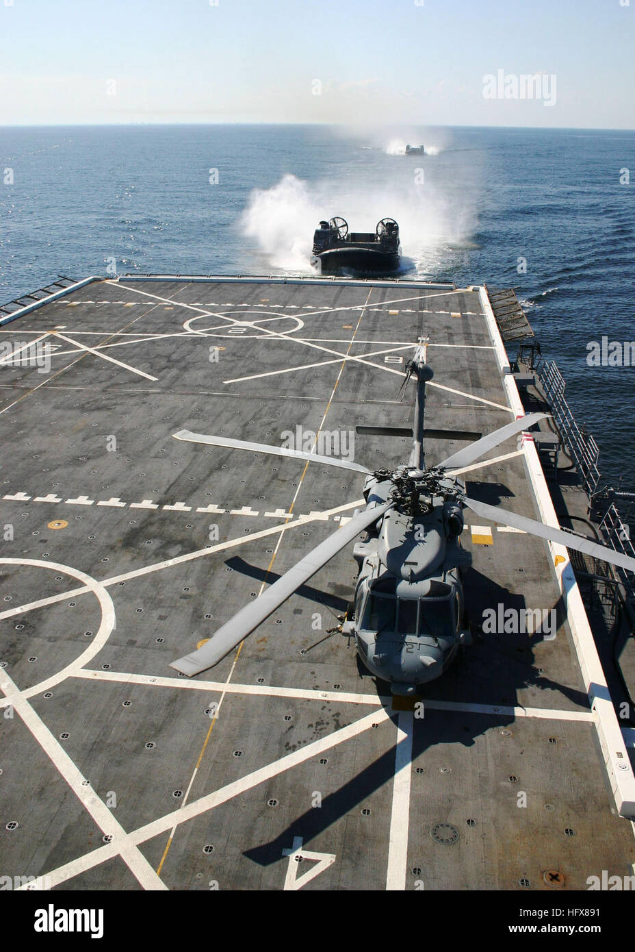 Landing craft, air cushion from ACU 4 dock aboard USS Mesa Verde (LPD ...