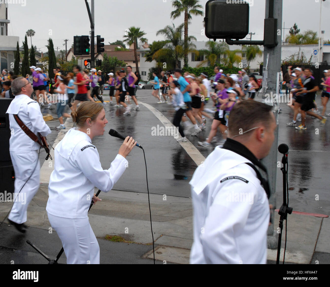 090531-N-4163T-014 SAN DIEGO (May 31, 2009) Members of the U.S. Navy Band Southwest 'Destroyers,' from Coronado, Calif., perform for participants of the 12th annual San Diego Rock 'n' Roll Marathon. (U.S. Navy photo by Mass Communication Specialist 2nd Class Stephanie Tigner/Released) US Navy 090531-N-4163T-014 Members of the U.S. Navy Band Southwest Stock Photo
