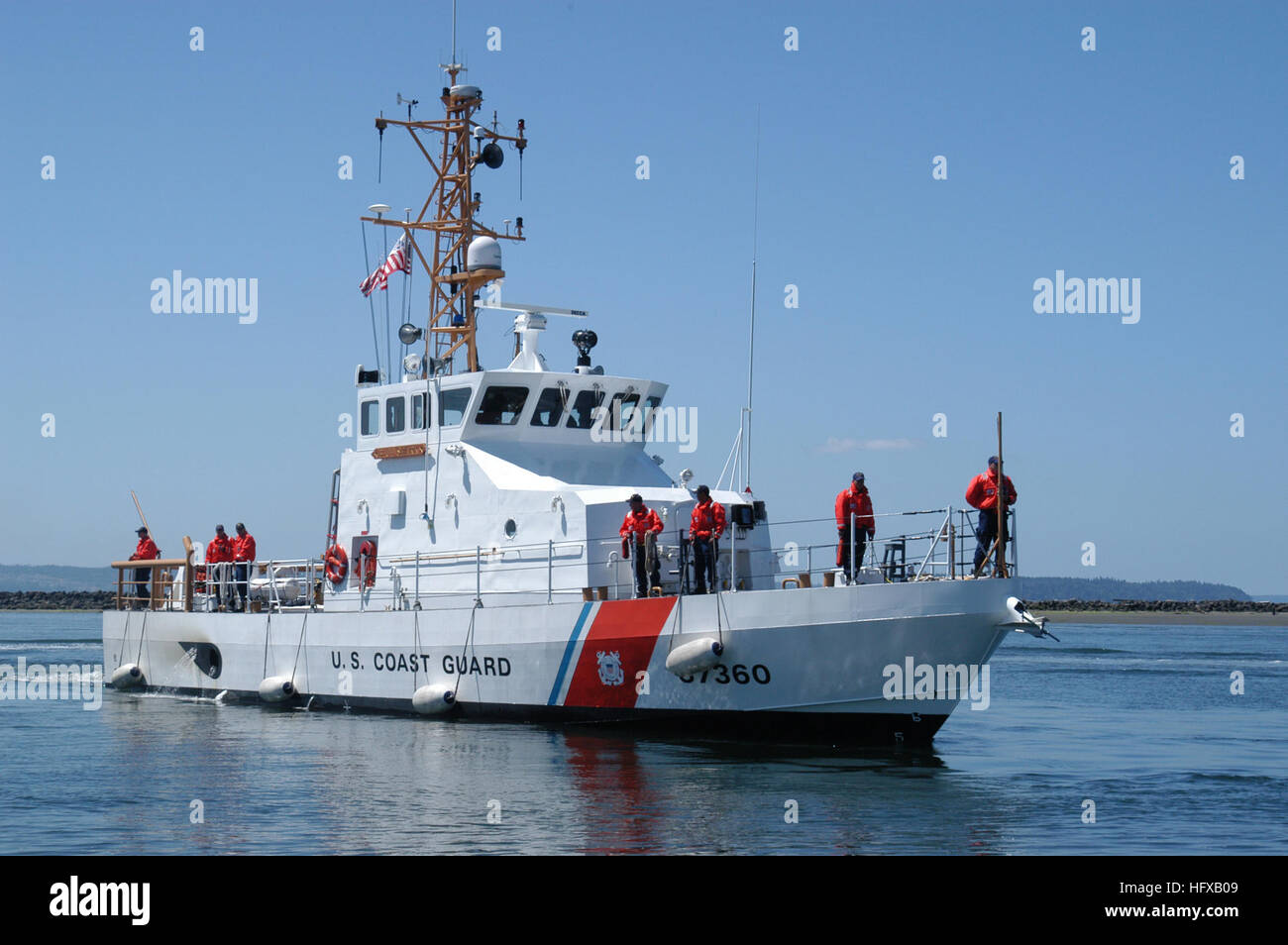 050719-N-9293K-009 Everett, Wash. (July 19, 2005) – The U.S. Coast Guard cutter USCGC Blue Shark (WPB 87360) arrives at its new homeport of Everett, Wash., after an extensive three month underway period. Blue Shark consists of 10 coast guard members who left Louisiana in March to make their way around the country to arrive at Naval Station Everett. The vessel will be commissioned this August 2005. U.S. Navy photo by Photographer's Mate 3rd Class Jacob J. Kirk (RELEASED) US Navy 050719-N-9293K-009 The U.S. Coast Guard cutter USCGC Blue Shark (WPB 87360) arrives at its new homeport of Everett, W Stock Photo