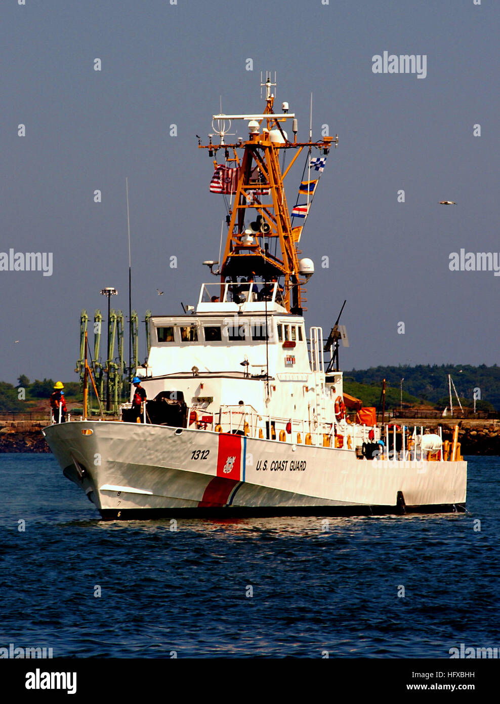 050804-C-2023P-569 Portland, Me. (Aug. 2, 2005) - The U.S. Coast Guard cutter USCGC Sanibel (WPB 1312), a 110-foot Island-class Patrol Boat from Woods Hole, Mass., patrols the Portland Harbor as part of security measures for Secretary of Homeland Security Michael Chertoff's visit. Chertoff was at the Casco Bay Lines Ferry Terminal to address waterway security in and around Portland. U.S. Coast Guard photo by Public Affairs Specialist 3rd Class Luke Pinneo (RELEASED) US Navy 050804-C-2023P-569 Patrol Boat from Woods Hole, Mass., patrols the Portland Harbor as part of security measures for Secre Stock Photo