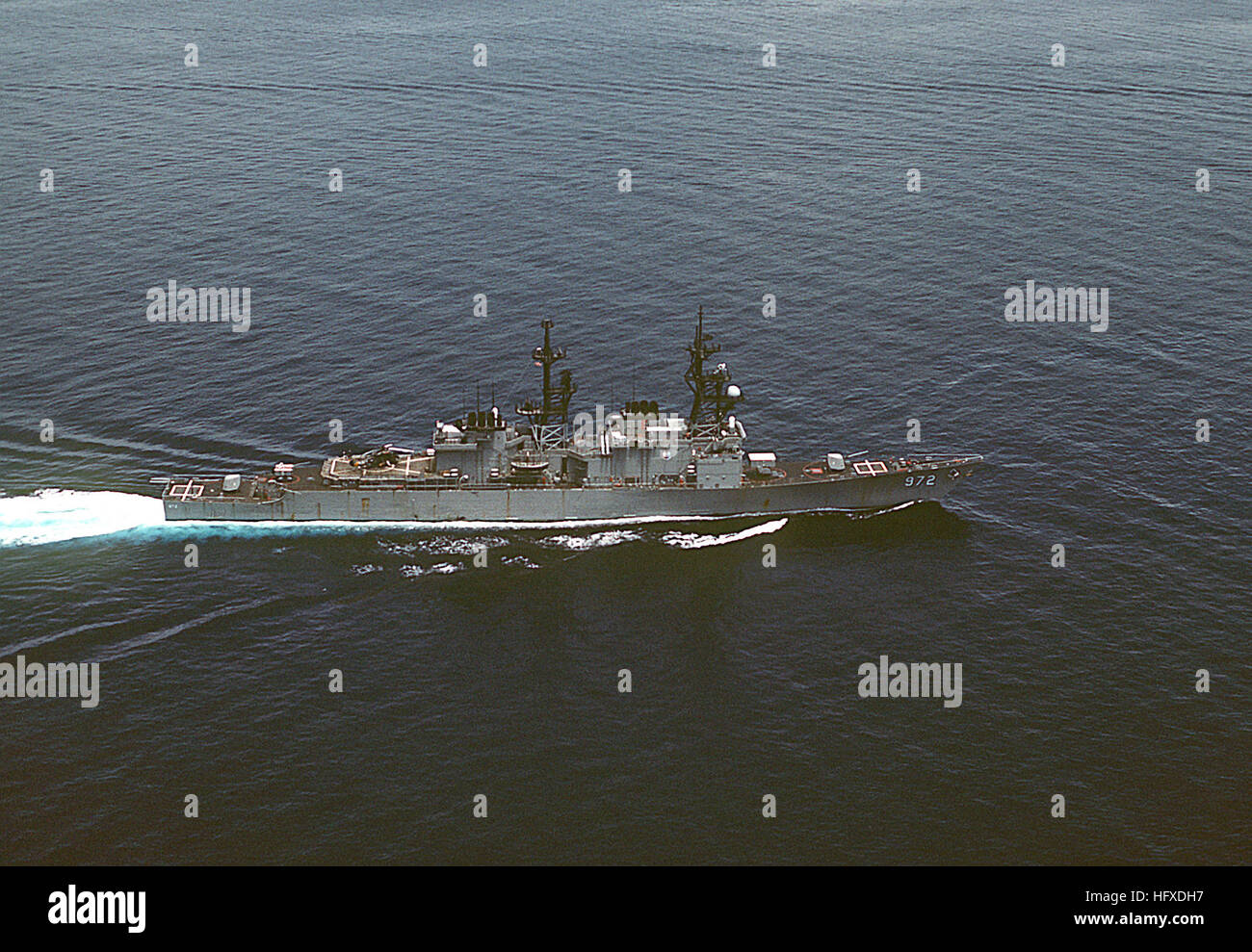 Aerial starboard beam view of the destroyer USS OLDENDORF (DD-972 ...