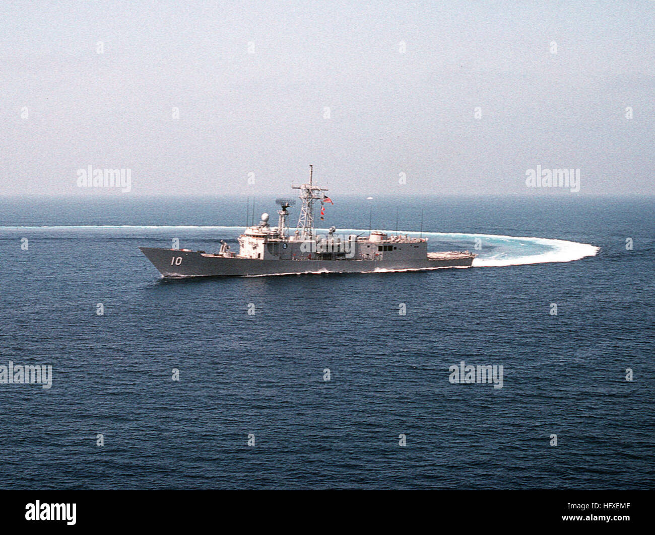 The guided missile frigate USS DUNCAN (FFG-10) comes about off San ...