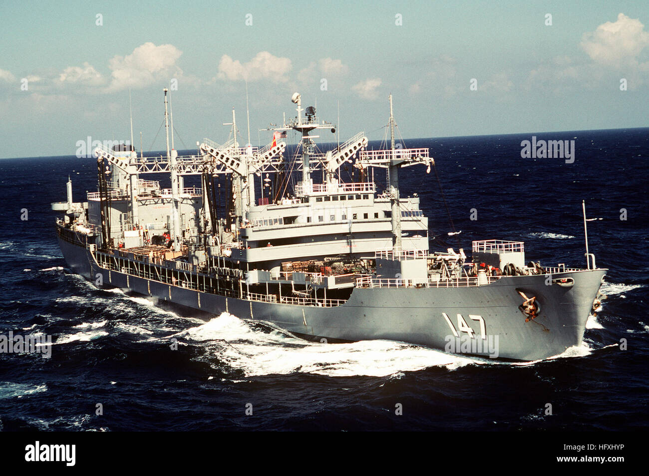 A starboard bow view of the fleet oiler USNS TRUCKEE (T-AO-147) as the vessel prepares for underway replenishment operations with ships traveling to Saudi Arabia in support of Operation Desert Shield. USS Truckee T-AO-147 Stock Photo