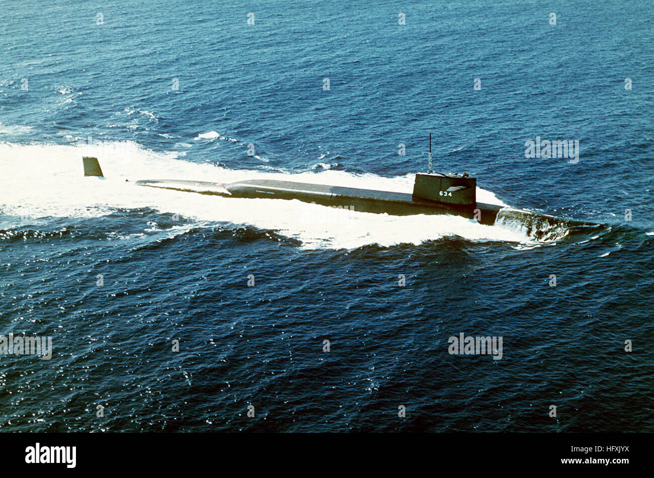 A starboard view of the nuclear-powered strategic missile submarine USS STONEWALL JACKSON (SSBN-634) underway. USS Stonewall Jackson SSBN-634 Stock Photo