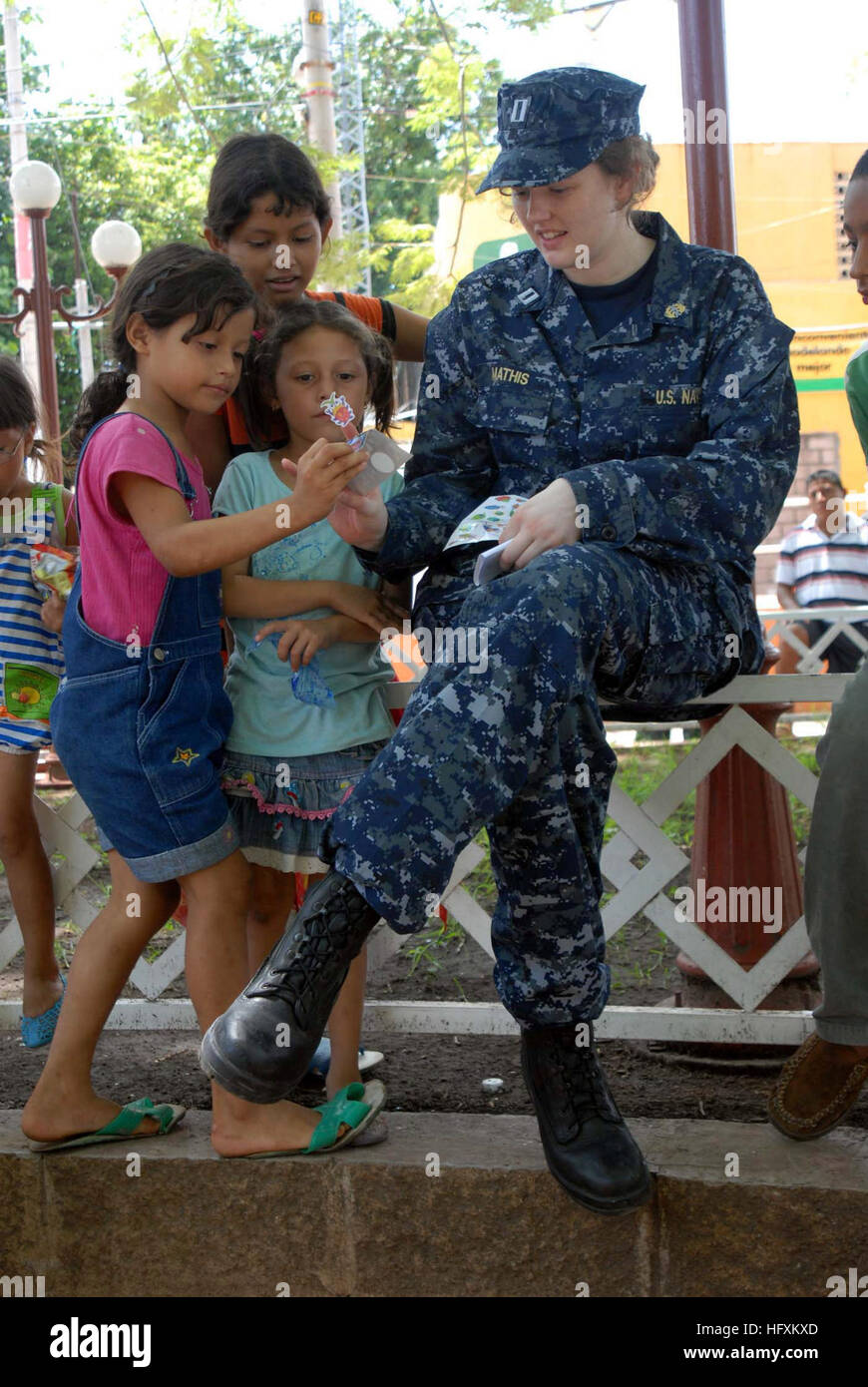 090626-N-9318F-119 LA UNION, El Salvador (June 26, 2009) Lt. Michelle ...
