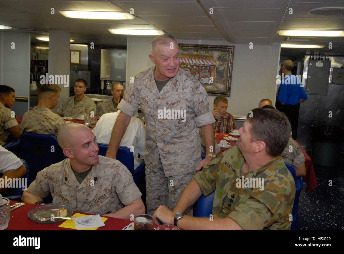 090828-N-3592S-126 ATLANTIC OCEAN (Aug. 28, 2009) Lt. Gen. Dennis Hejlik, commanding general of the 2nd Marine Expeditionary Force, speaks with Australian Army Brig. Gen. (Sel.) Fergus McLachlan and Sgt. Nicholas Stenta in the wardroom of the amphibious assault ship USS Nassau (LHA 4) during a Quadrennial Defense Review visit. (U.S. Navy photo by Mass Communication Specialist 1st Class James R. Stilipec/Released) US Navy 090828-N-3592S-126 Lt. Gen. Dennis Hejlik, commanding general of the 2nd Marine Expeditionary Force, speaks with Australian Army Brig. Gen. (Sel.) Fergus McLachlan Stock Photo