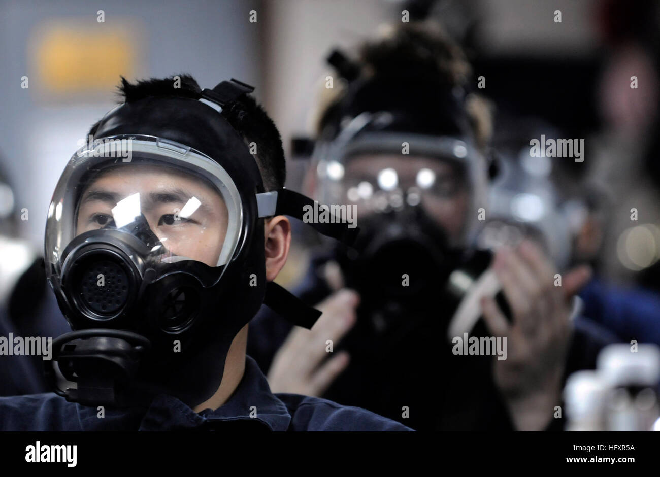 090831-N-7280V-166 PACIFIC OCEAN (Aug. 31, 2009) Sailors aboard the ...