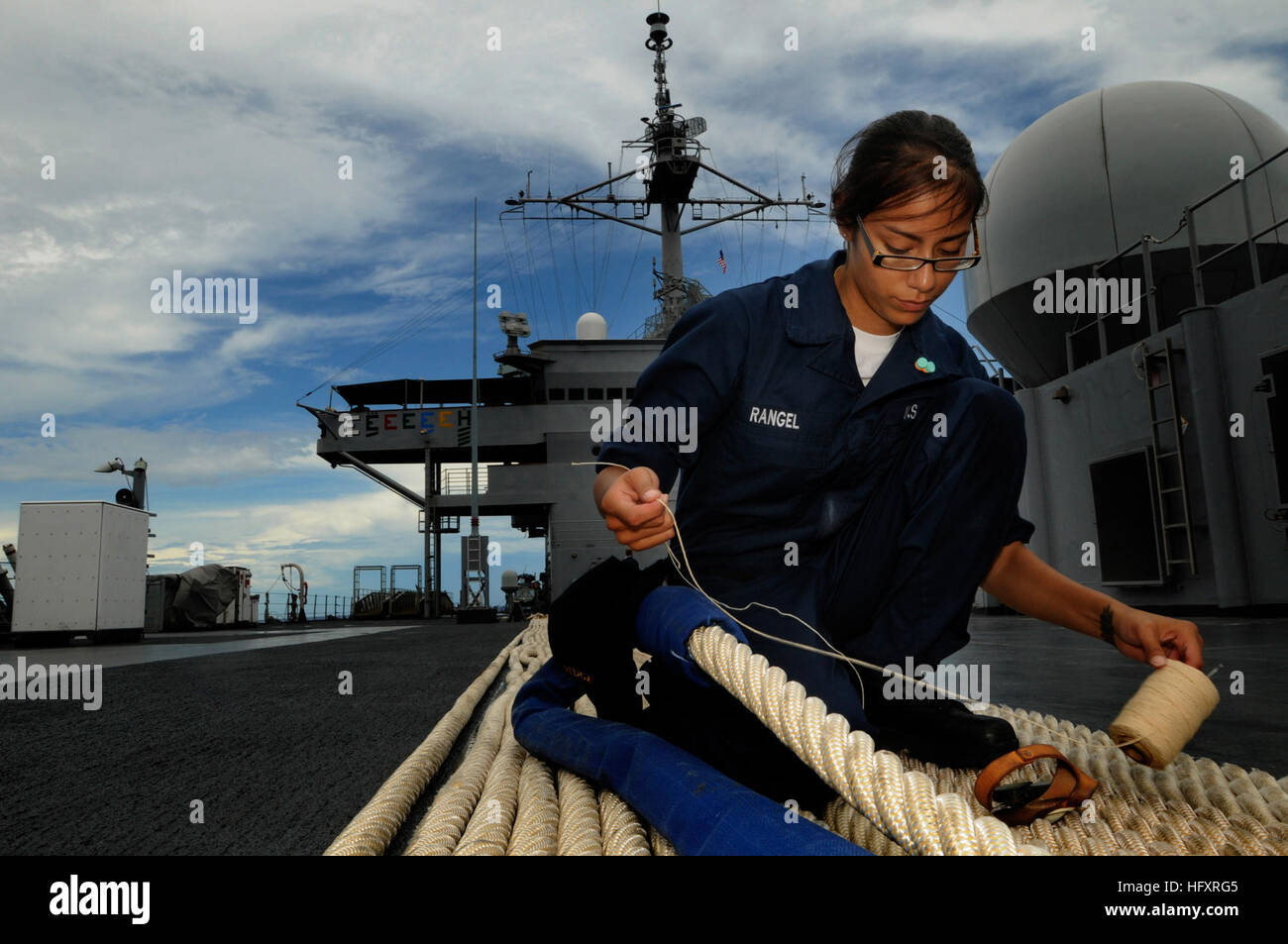 090911-N-3830J-281 PACIFIC OCEAN (Sept. 11, 2009) Seaman Crystal Rangel ...