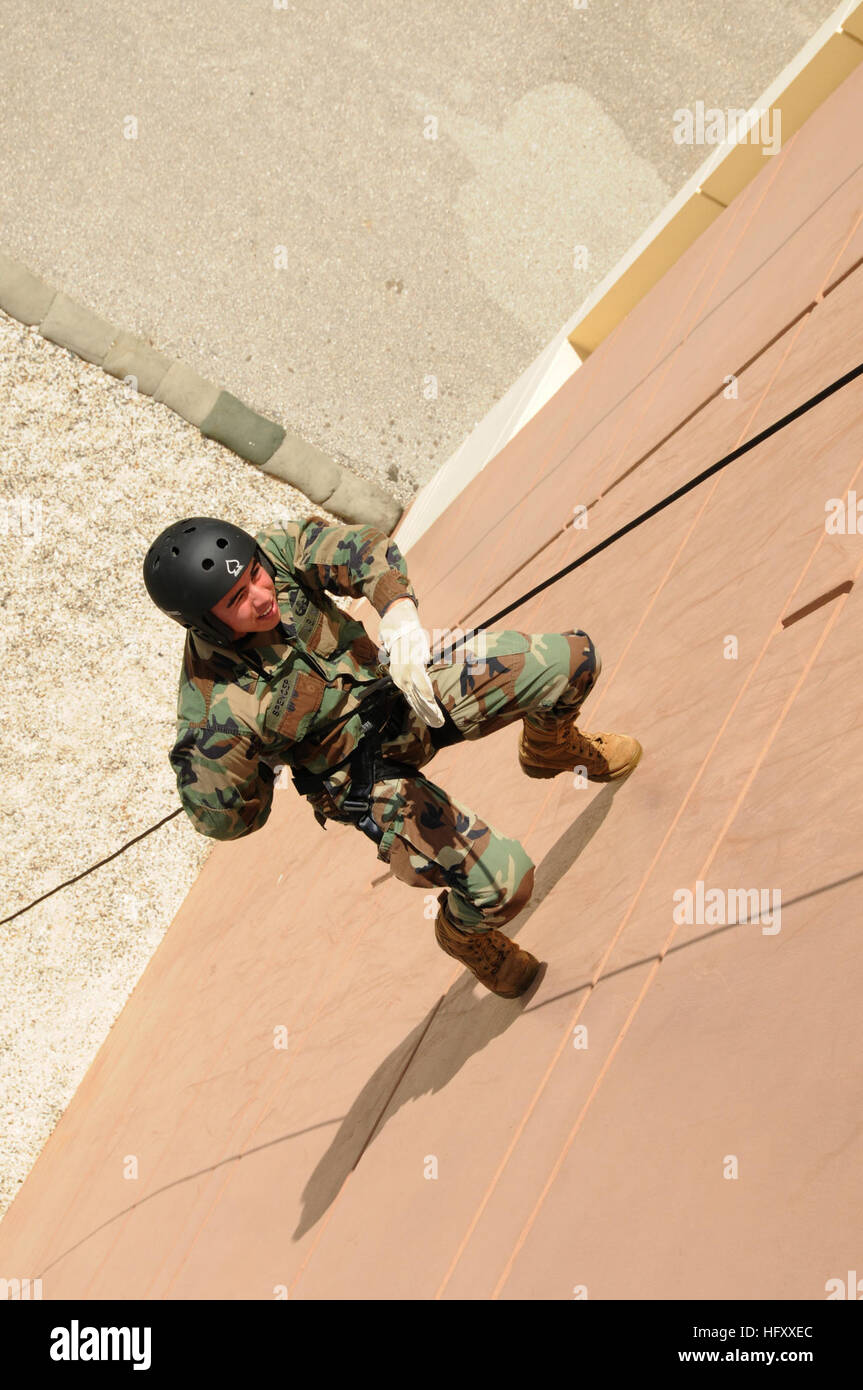 Basic fast rope certification hi-res stock photography and images - Alamy