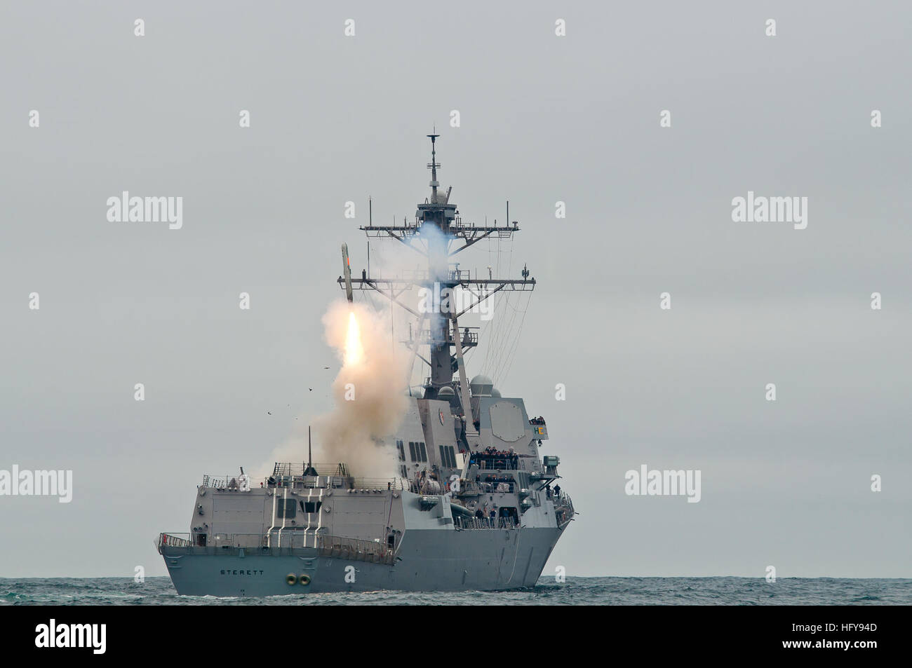 Guided missile destroyer uss sterett hi-res stock photography and ...