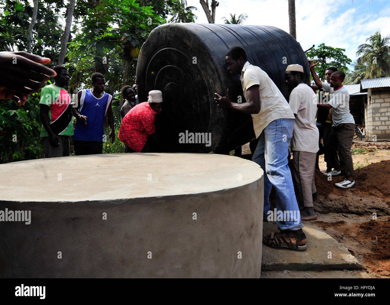 000 liter water cistern hi-res stock photography and images - Alamy