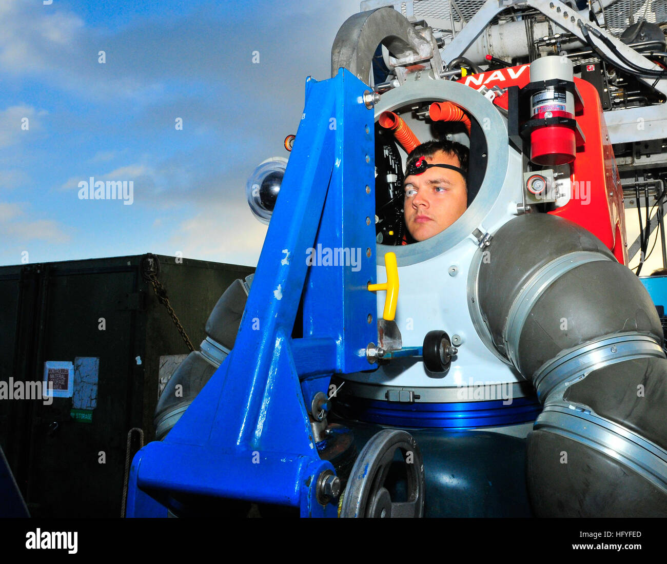 Us navy diving suit hires stock photography and images Alamy