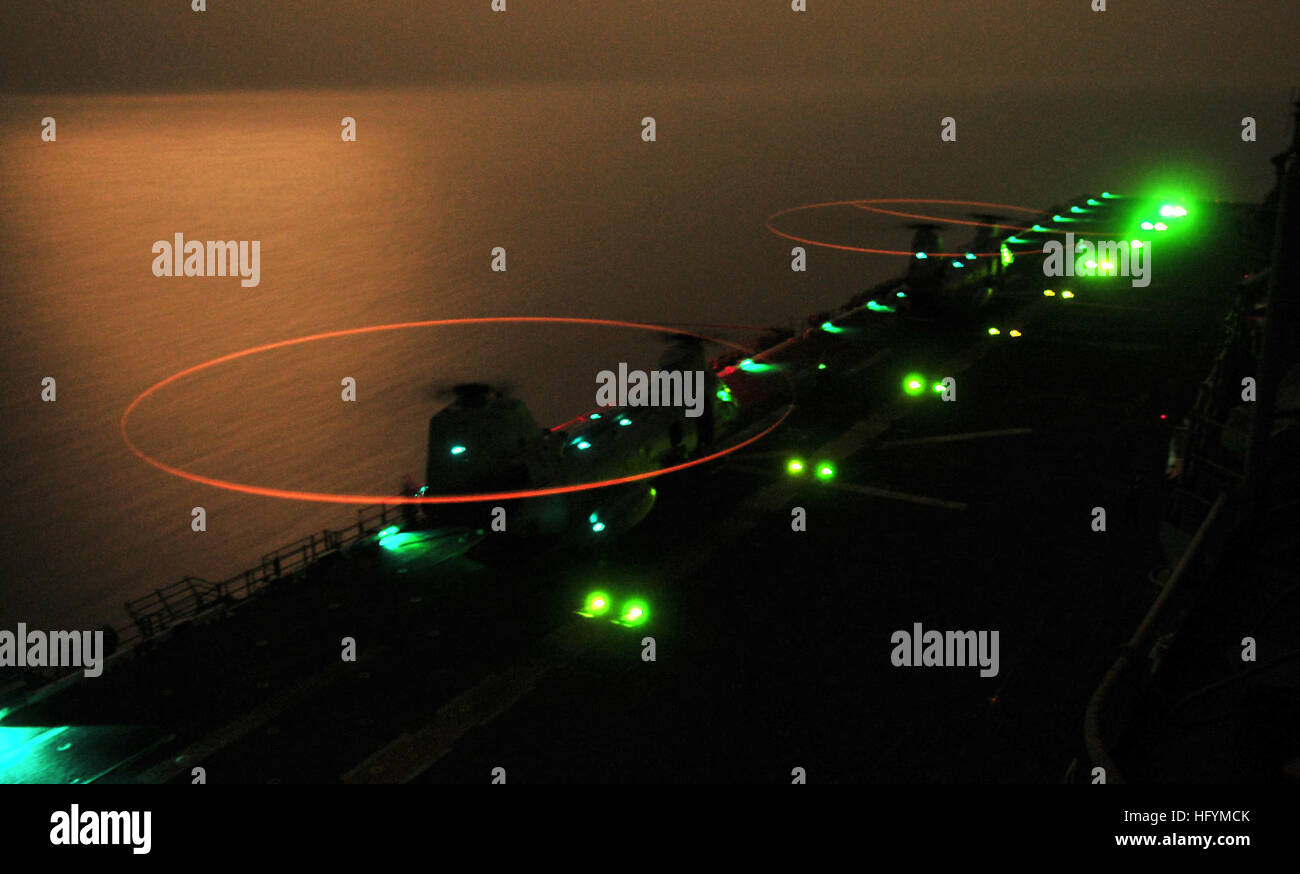 Ch 46 sea knight helicopters from hi-res stock photography and images ...