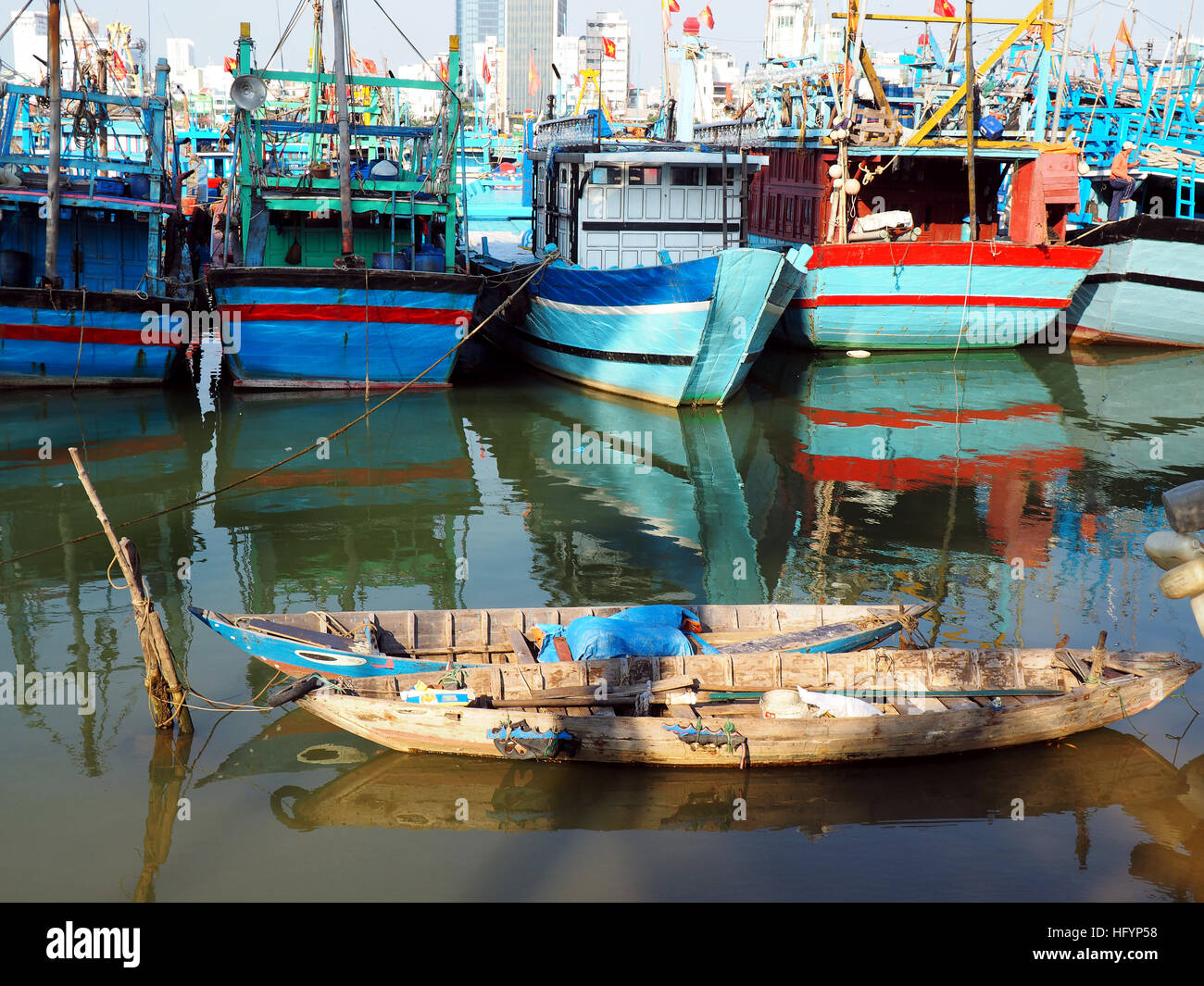 Old asian boats hi-res stock photography and images - Alamy