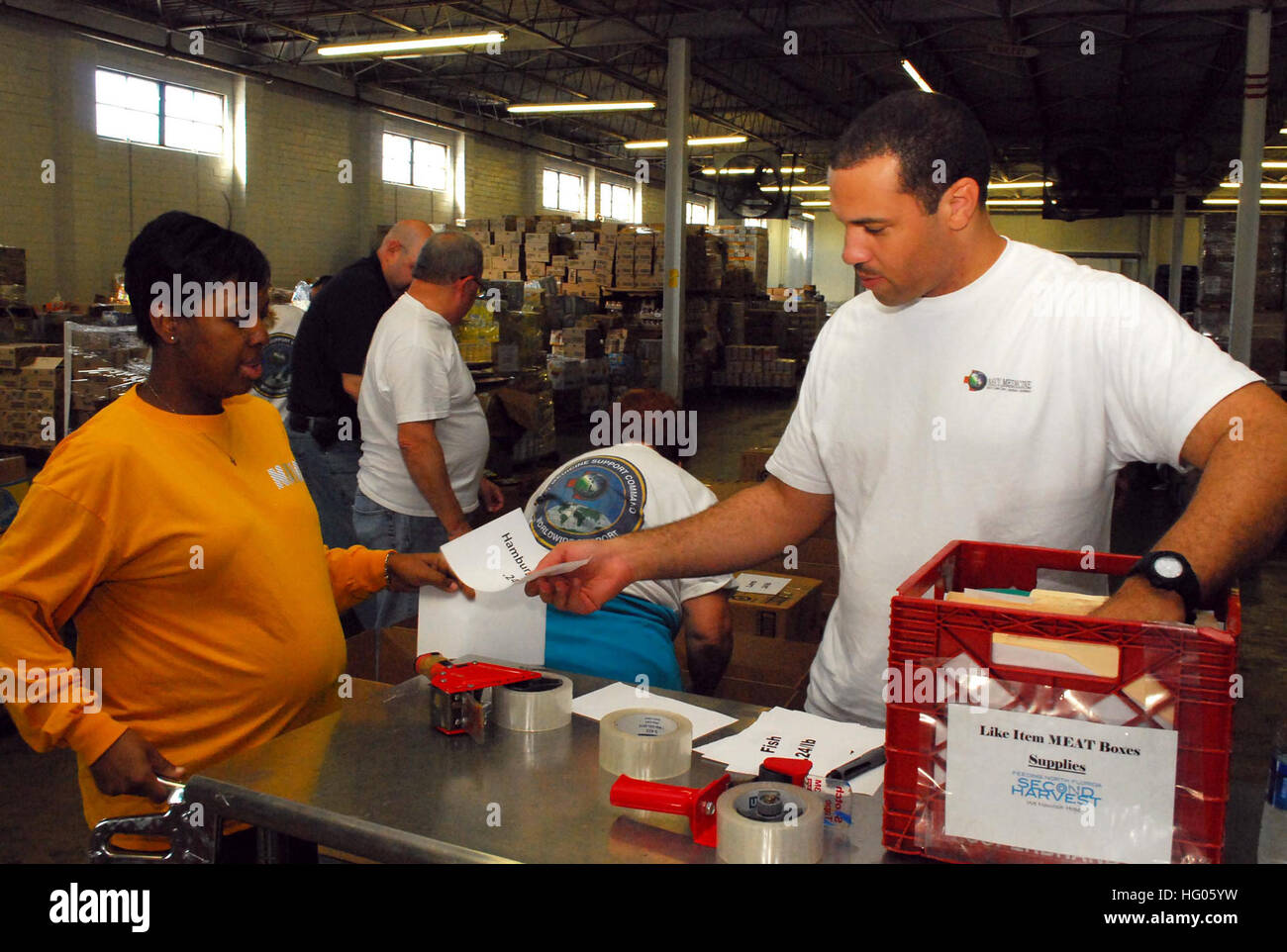Community food bank boxes hi-res stock photography and images - Alamy