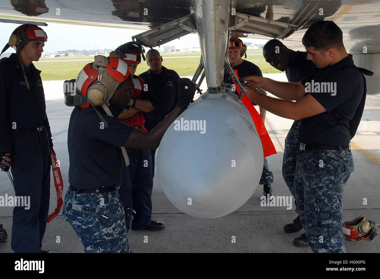 Armed standoff hi-res stock photography and images - Alamy