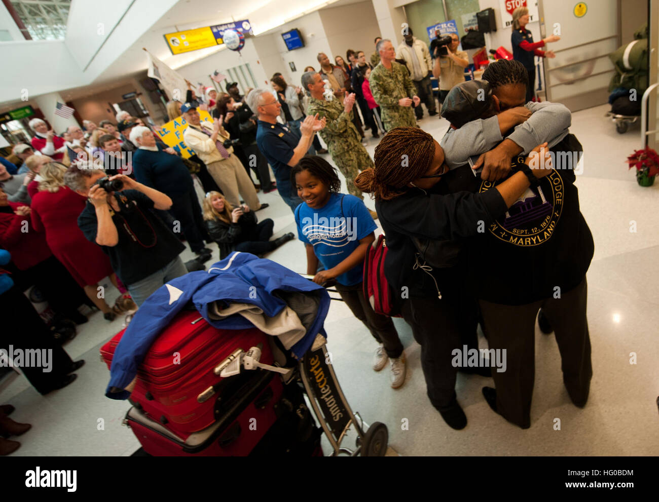 Family members friends welcome hi-res stock photography and images - Alamy