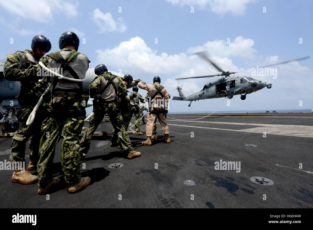 Spy Roping Explosive Ordnance Disposal Technicians participate in spy rope ...