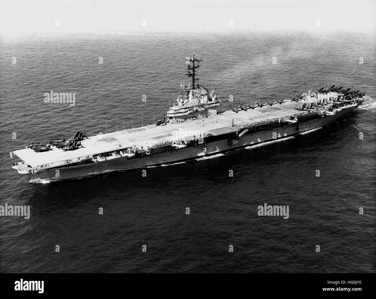 USS Lake Champlain (CV39) underway 195455 Stock Photo Alamy