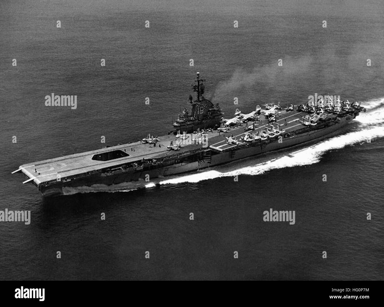 USS Hancock (CVA19) underway July 1957 Stock Photo Alamy