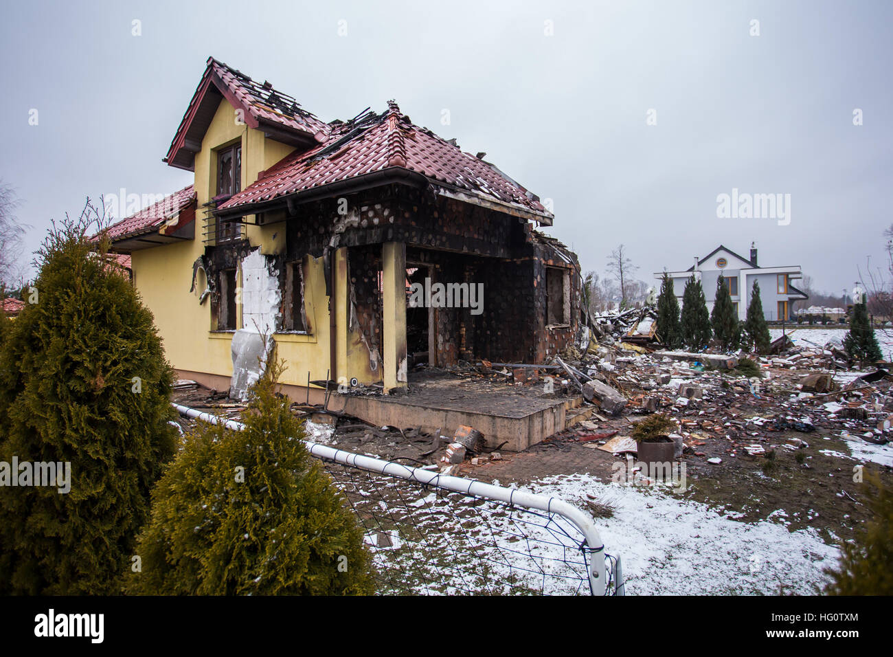 lomianki-poland-02nd-jan-2017-a-huge-blaze-demolishes-a-house-after