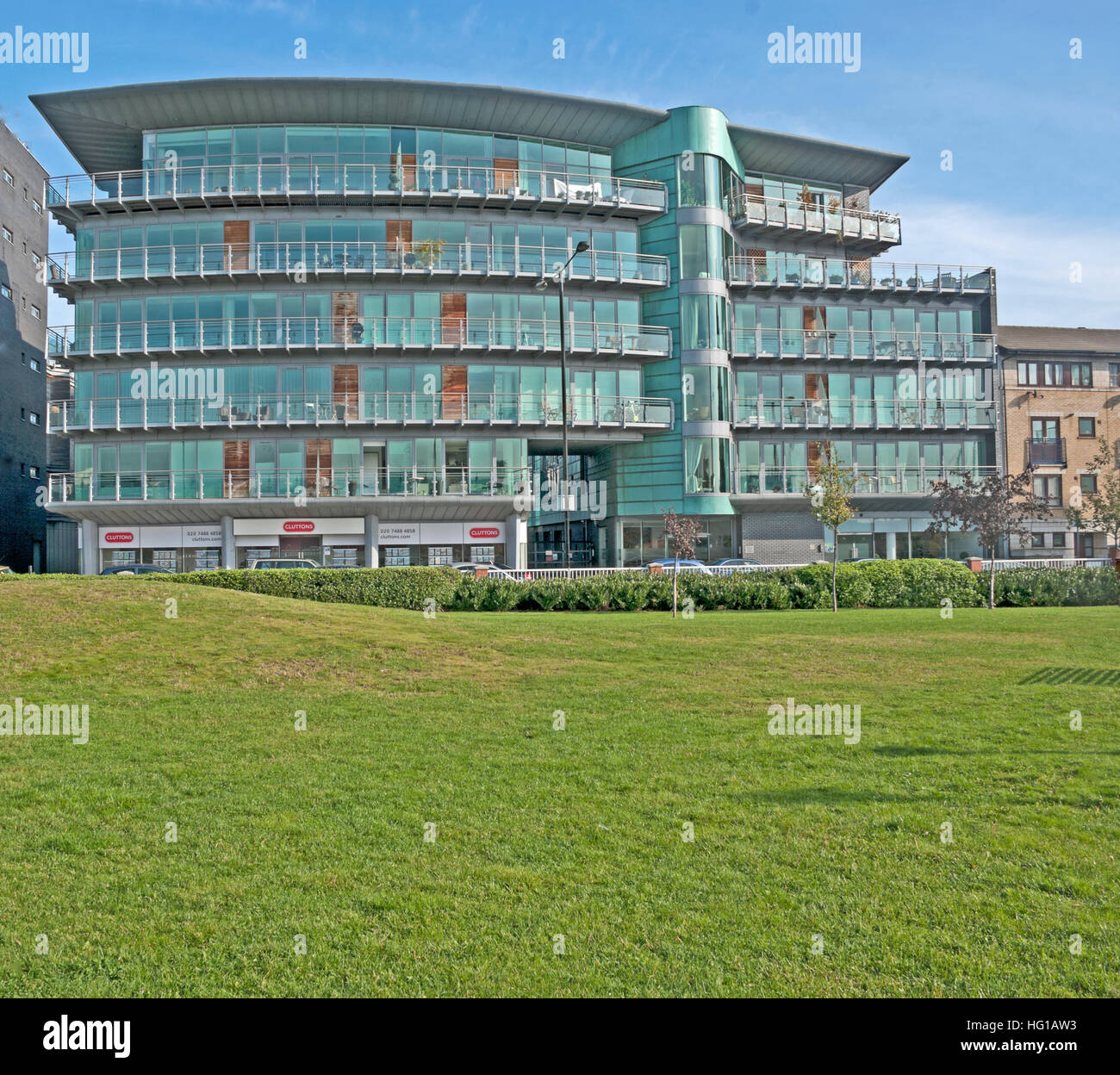 Wapping basin hi-res stock photography and images - Alamy