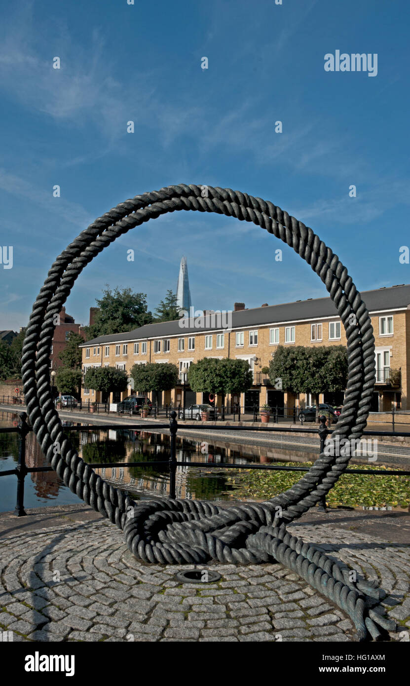 Wapping basin hi-res stock photography and images - Alamy