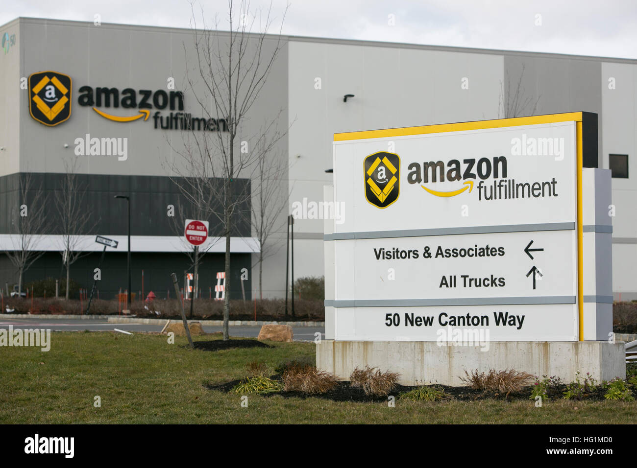 A logo sign outside of an Amazon Fulfillment center in Robbinsville, New  Jersey on December 10, 2016 Stock Photo - Alamy