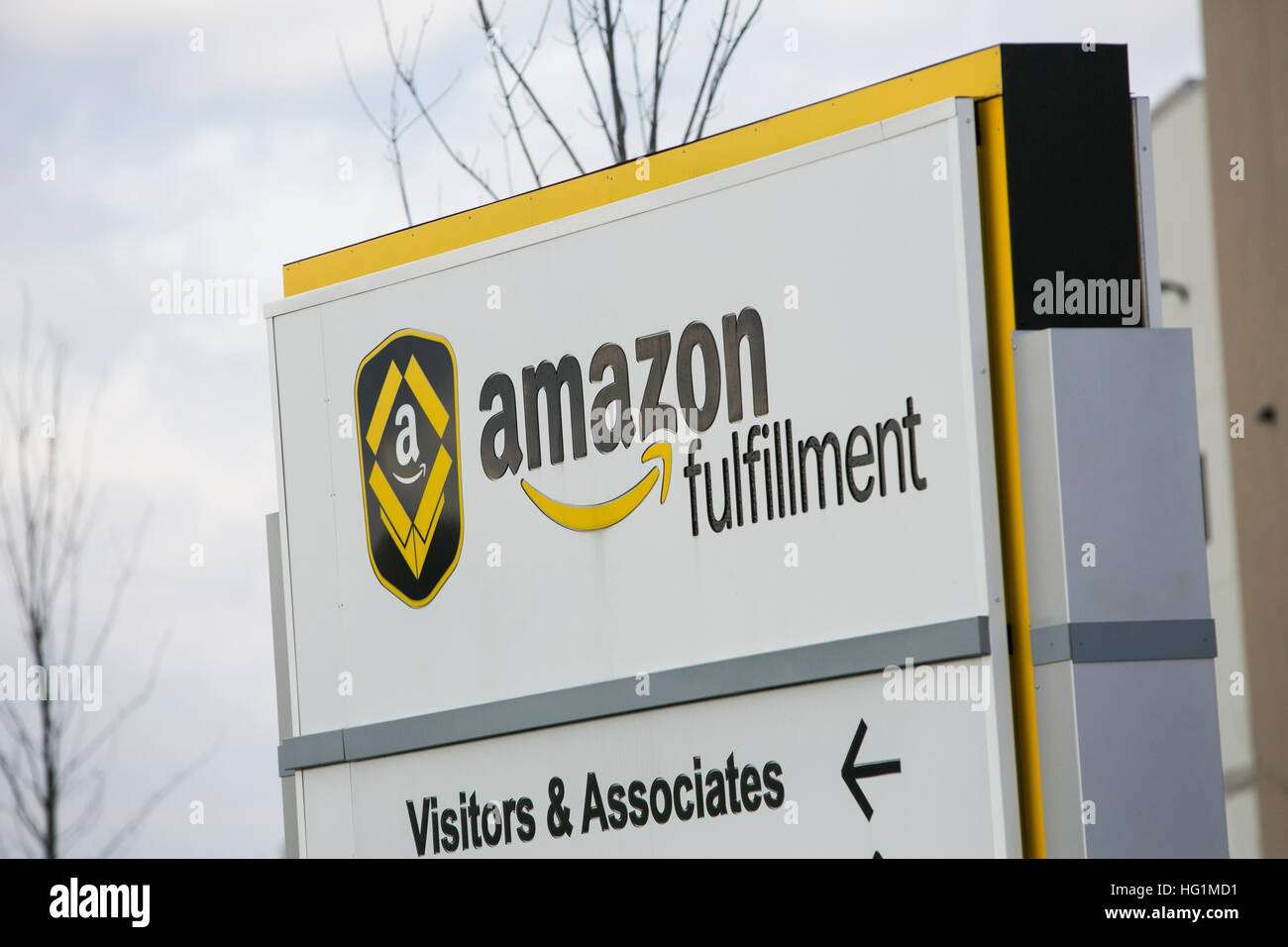 Amazon fulfillment warehouse hires stock photography and images Alamy