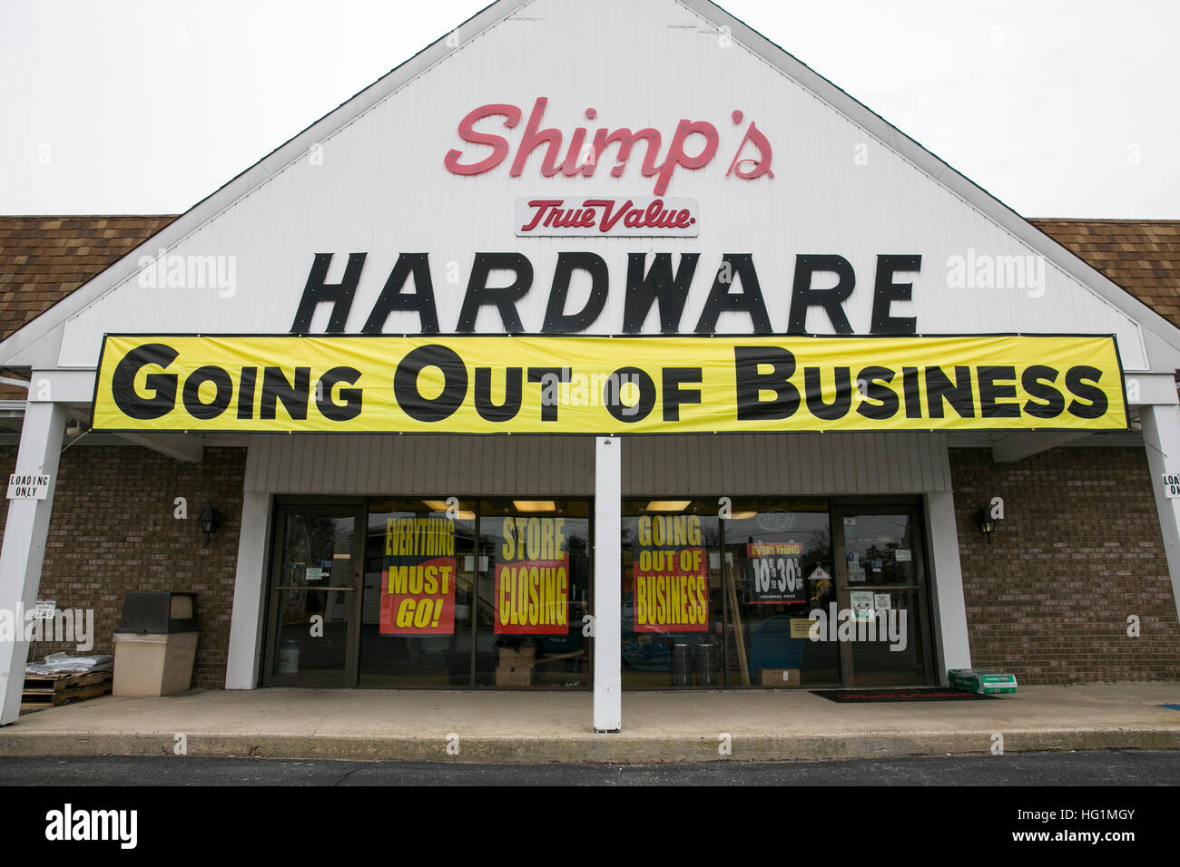 Stores That Are Going Out Of Business 2016 Business Walls