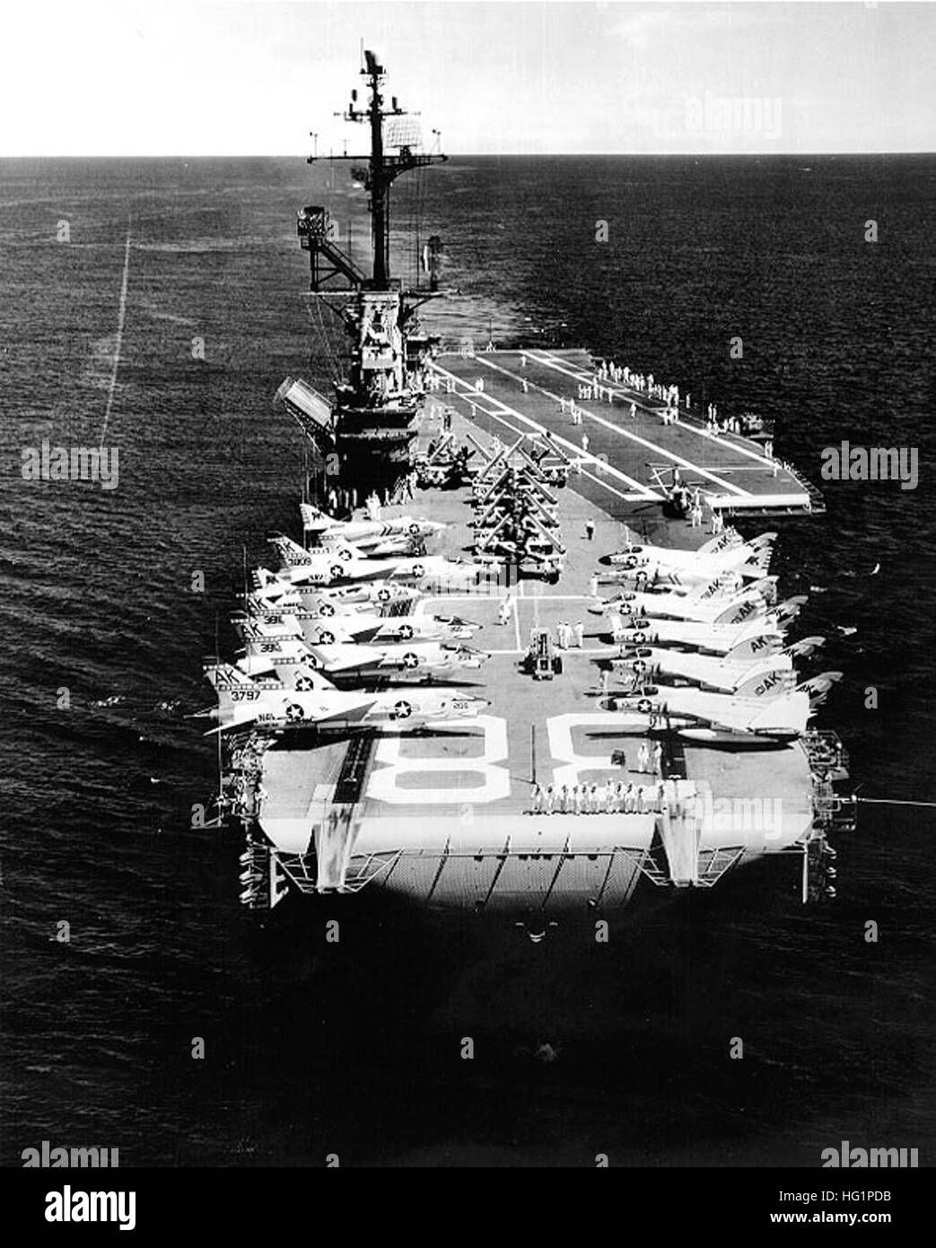 USS Shangri-La (CV-38) off Mayport, 1960 Stock Photo - Alamy