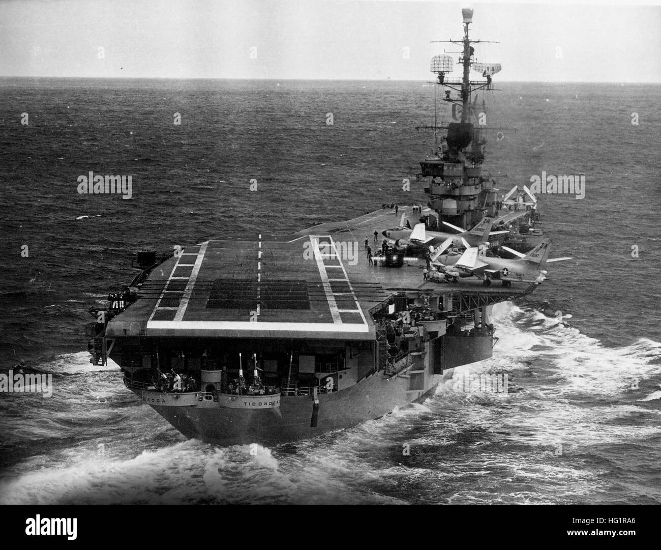 USS Ticonderoga (CVA14) stern view 1957 Stock Photo Alamy