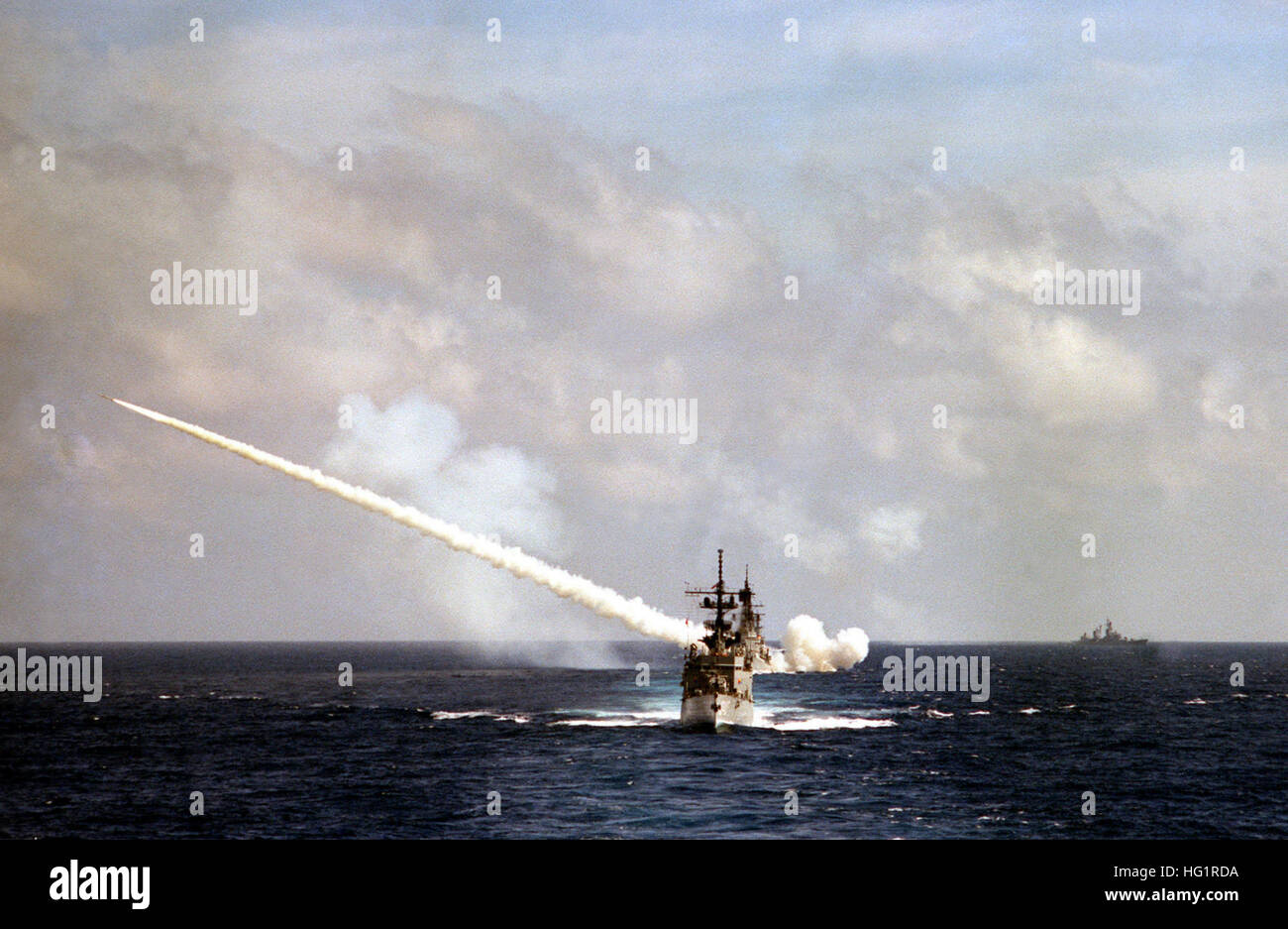 USS Farragut (DDG-37) launching RIM-67 1979 Stock Photo - Alamy