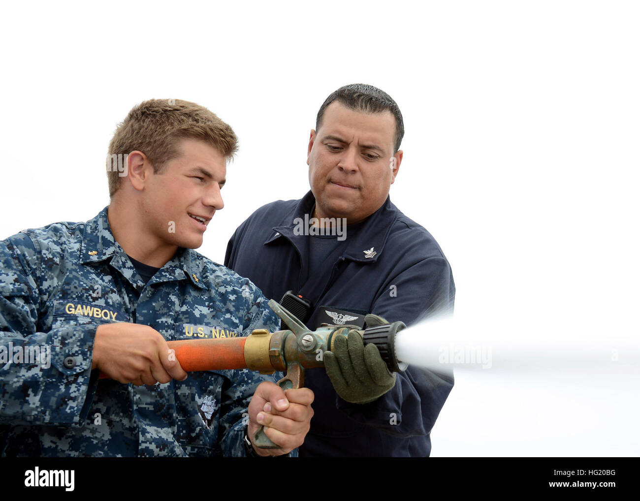 Aviation Boatswain's Mate (Handling) 1st Class Martin Cota instructs