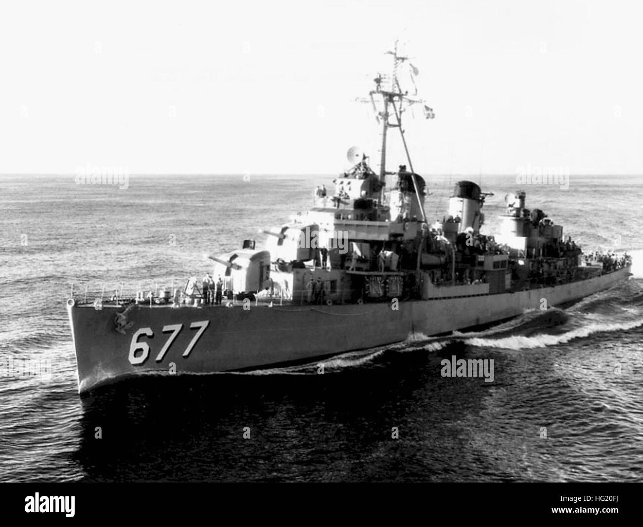 USS McDermut (DD677) underway in the 1950s Stock Photo Alamy