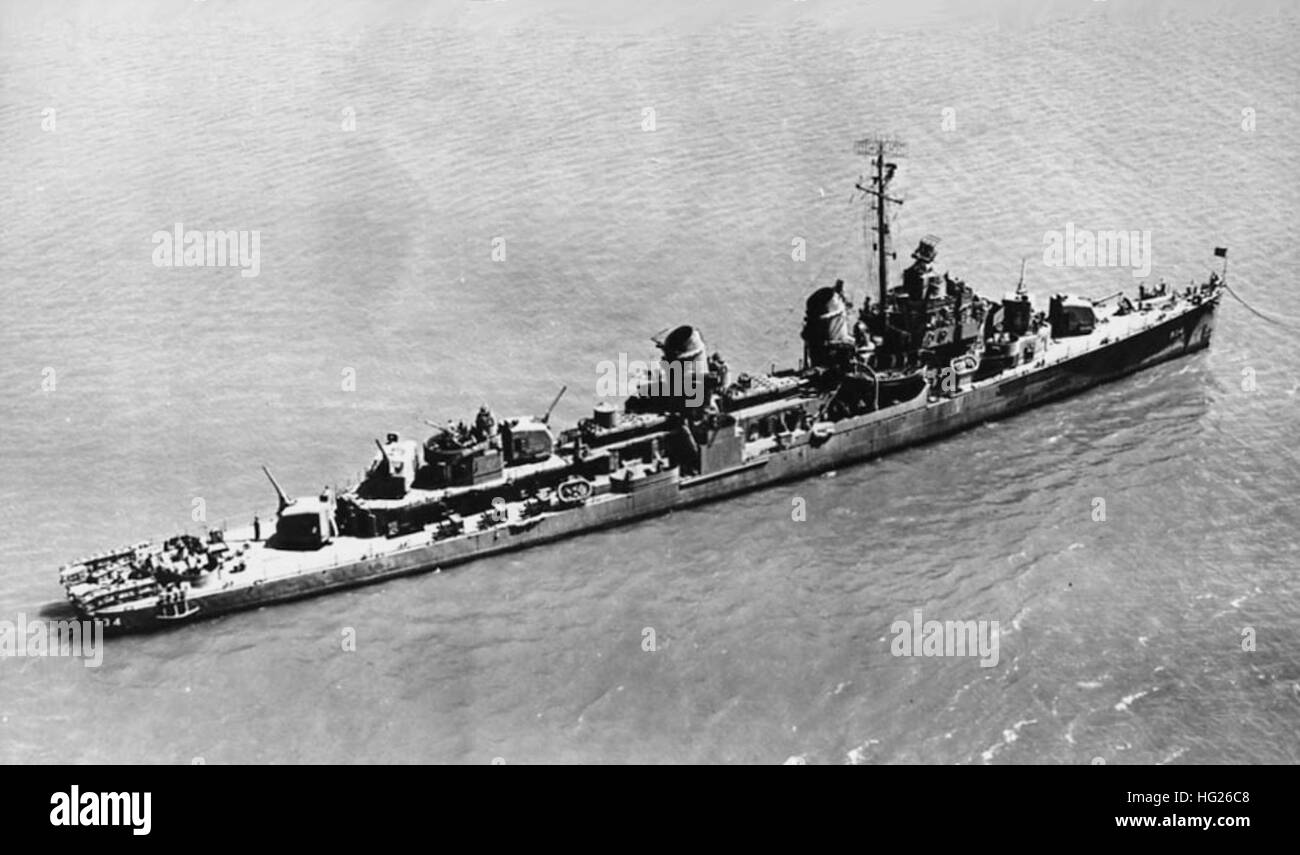 (DD-534)  At anchor, circa 1943.  Official U.S. Navy Photograph, from the collections of the Naval History and Heritage Command. USS McCord (DD-534) at anchor c1943 Stock Photo